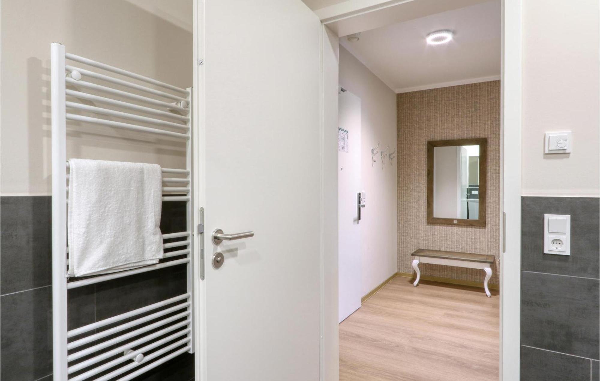 Amazing apartment in Ostseebad Boltenhagen with 1 Bedrooms, Sauna&WiFi Buitenkant foto